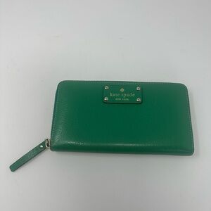 Kate Spade Vibrant Green leather  Zip Wallet